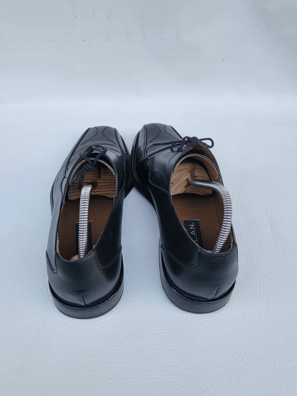 Mezlan Men’s Black Leather  Oxford Dress Shoes Sz 10.5 M The shoes show signs of